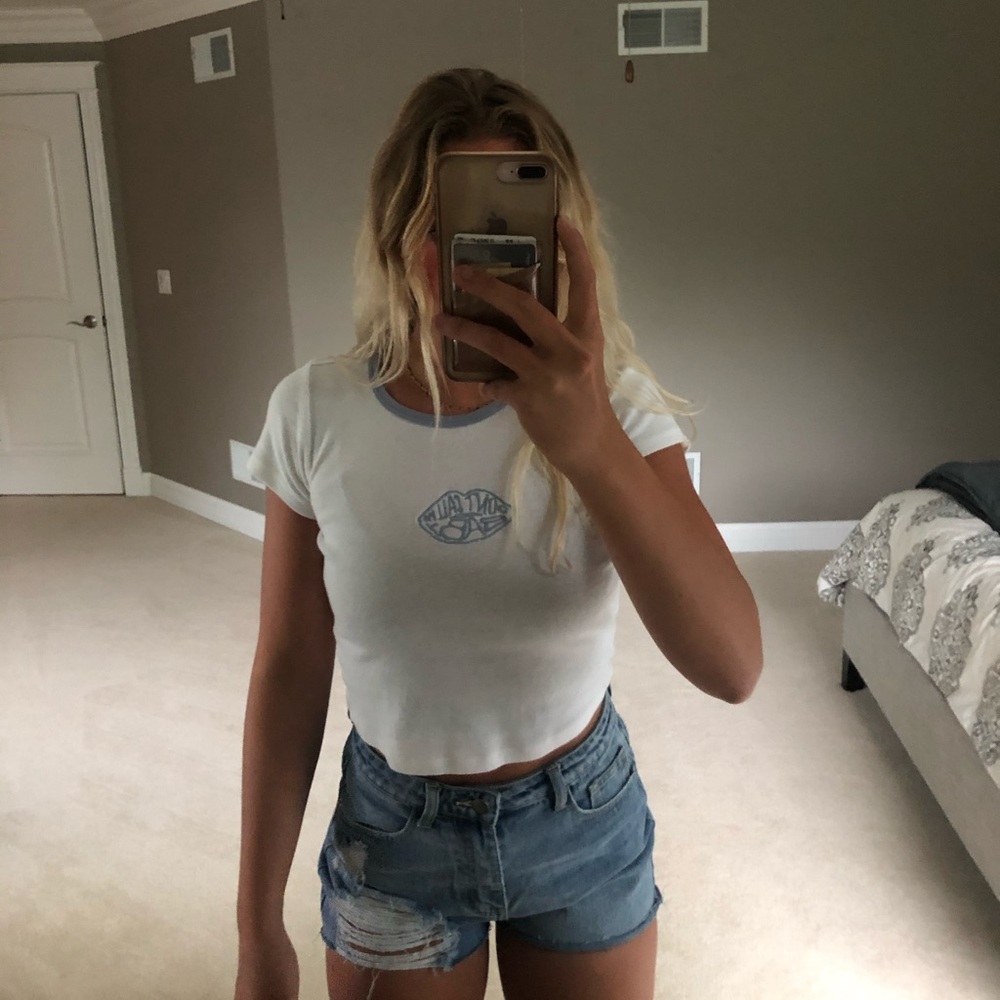 brandy melville crop t-shirt